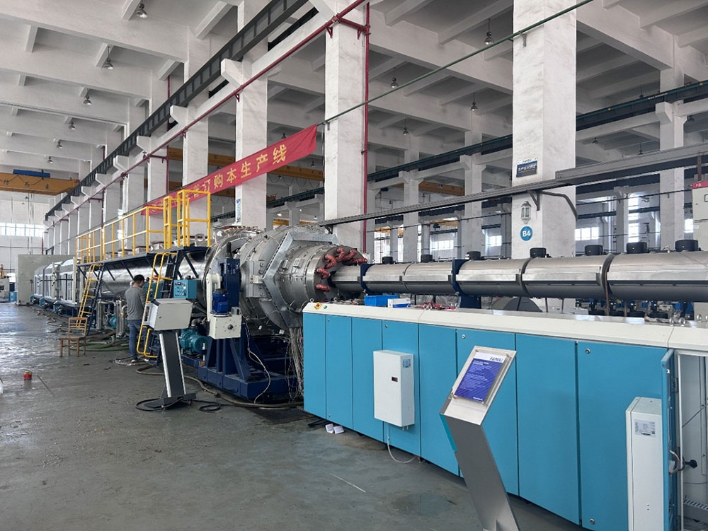 Blahoželáme kompletnej súprave vybavenia na vytláčanie polyetylénových rúr Fangli PE1200U k úspešnému dokončeniu kolaudácie